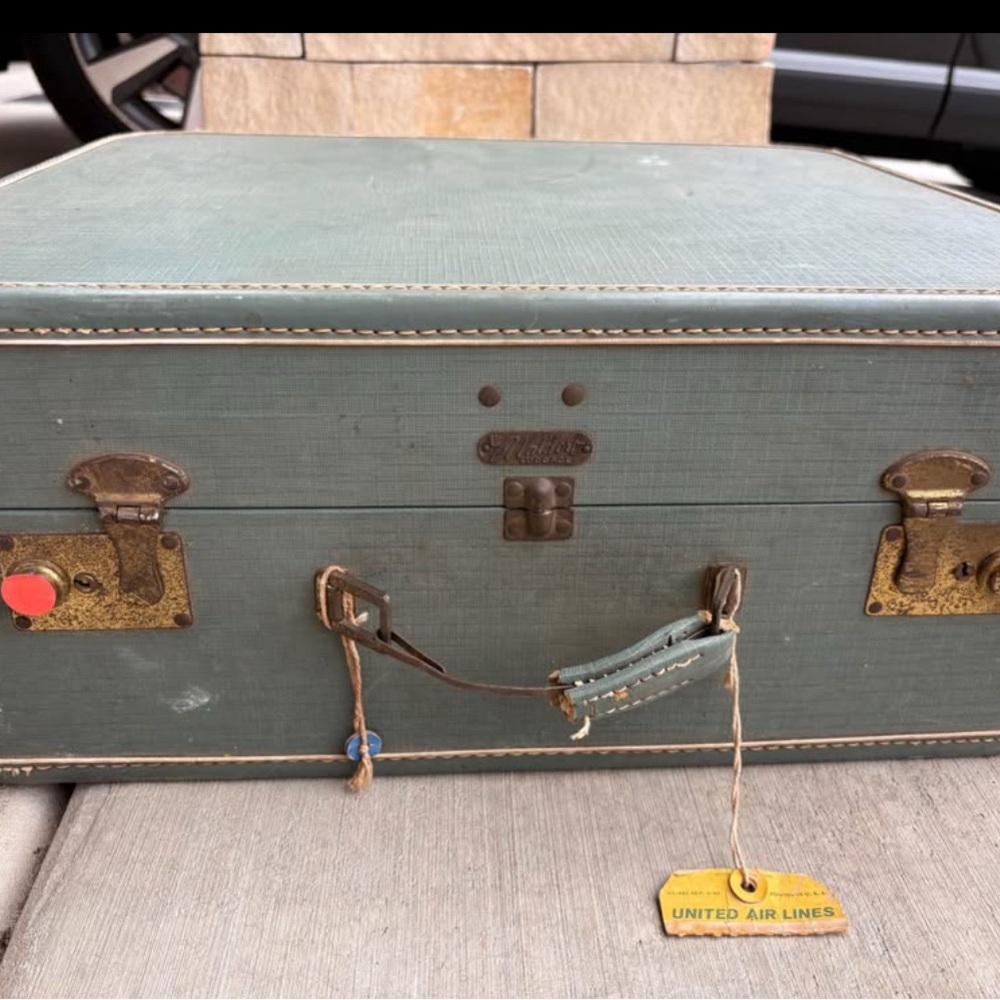 Vintage Waldorf luggage rare find - Picture 2 of 8